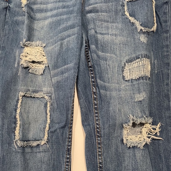 Almost Famous Distressed Jeans - Picture 2 of 4